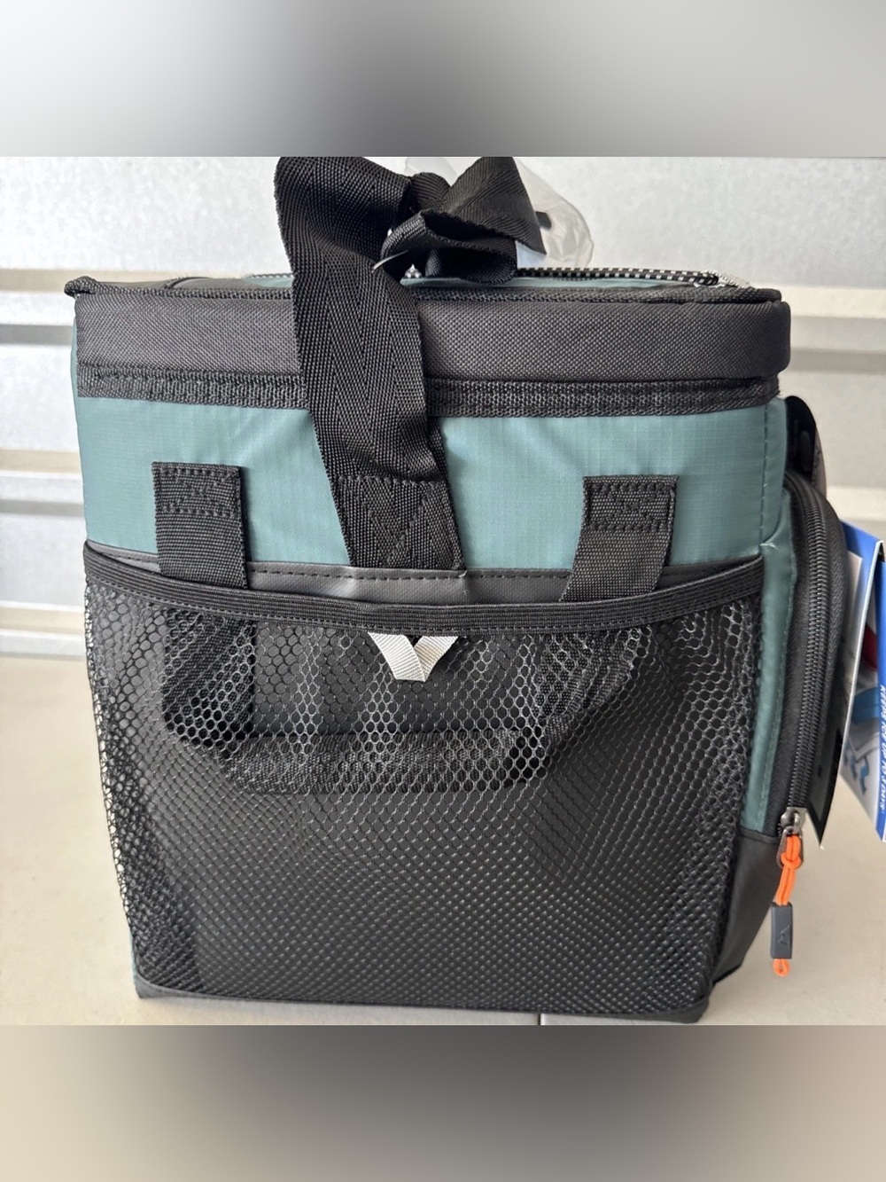 Titan Ice Cream by Arctic Zone 30 Cans Without Zipper Rigid Lining 3 Days Cold - Picture 9 of 9